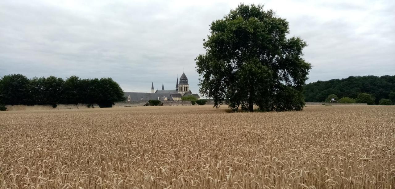 Les Ecuries Des Princesses Fontevraud L'Abbaye Eksteriør bilde